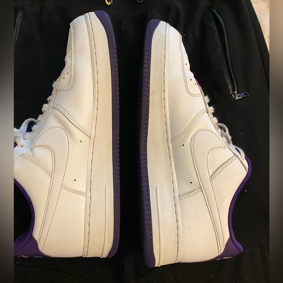 LA LAKERS AIR FORCE ONES MENS SZ 12 - Picture 1 of 8